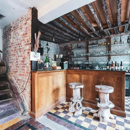 Numero Cinq Apartment